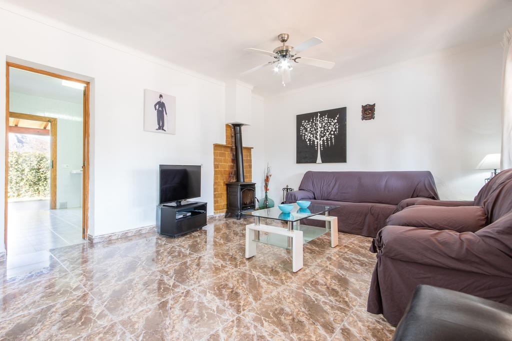 Chalet Falco With Private Pool And Garden 알쿠디아 항구 외부 사진